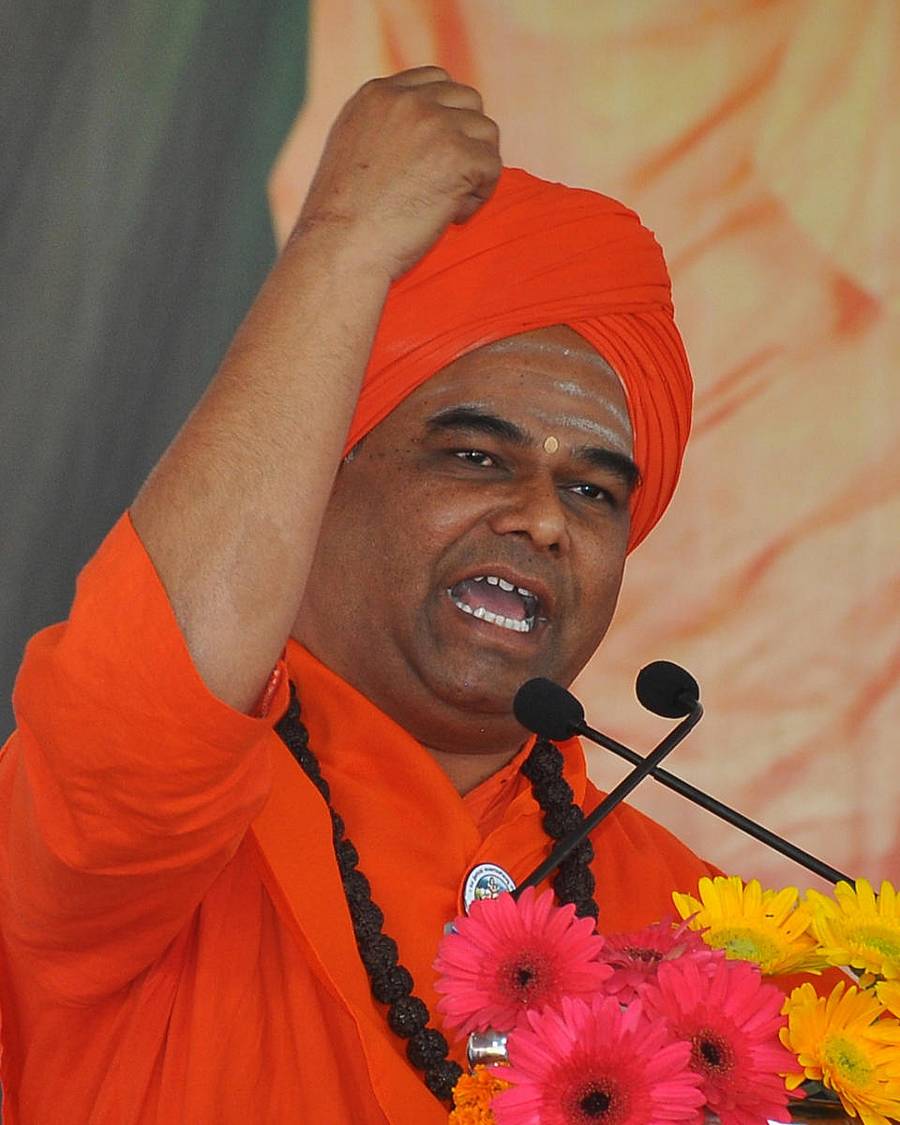 ದಿಂಗಾಲೇಶ್ವರ ಸ್ವಾಮೀಜಿ