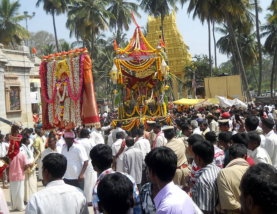 ಚನ್ನಪಟ್ಟಣ ತಾಲ್ಲೂಕಿನ ಕೆಂಗಲ್ನಲ್ಲಿ ಶ್ರೀ ಲಕ್ಷ್ಮಿ ವೆಂಕಟೇಶ್ವರಸ್ವಾಮಿ ಬ್ರಹ್ಮರಥೋತ್ಸವ ವಿಜೃಂಭಣೆಯಿಂದ ನೆರವೇರಿತು