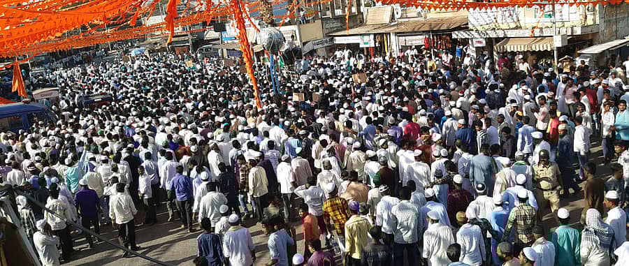 ಸಮುದಾಯದ ವಿರುದ್ಧ ಹೇಳಿಕೆ ನೀಡಿದ್ದ ಎಂ.ಪಿ. ರೇಣುಕಾಚಾರ್ಯ ವಿರುದ್ಧ ಹೊನ್ನಾಳಿಯಲ್ಲಿ ಮುಸ್ಲಿಮರು ಶುಕ್ರವಾರ ಪ್ರತಿಭಟಿಸಿದರು.