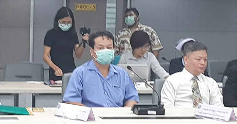 ಗುಣಮುಖನಾಗಿರುವ ರೋಗಿ (ನೀಲಿ ಅಂಗಿ ಧರಿಸಿರುವ ವ್ಯಕ್ತಿ) ಚಿತ್ರ ಕೃಪೆ: ಬ್ಯಾಂಕಾಕ್ ಪೋಸ್ಟ್