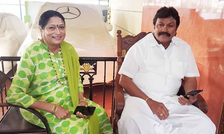 ಪತ್ನಿ ವನಜಾ ಅವರೊಂದಿಗೆ ಬಿ.ಸಿ.ಪಾಟೀಲ