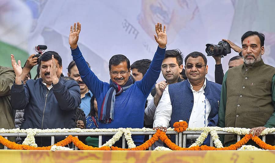 ಗೆಲುವಿನ ನಗೆ ಬೀರಿದ ಅರವಿಂದ್ ಕೇಜ್ರಿವಾಲ್