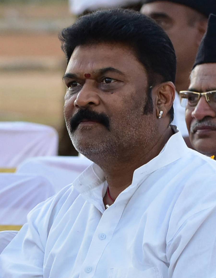 ಆನಂದ ಸಿಂಗ್