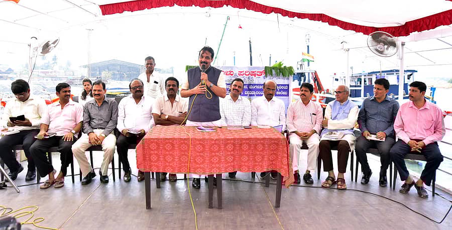 ಕಾರ್ಯಕ್ರಮ ಉದ್ಘಾಟಿಸಿದ ಕರಾವಳಿ ಶಿಕ್ಷಣ ಸಂಸ್ಥೆಯ ಅಧ್ಯಕ್ಷ ಗಣೇಶ್ ರಾವ್ ಮಾತನಾಡಿದರು.