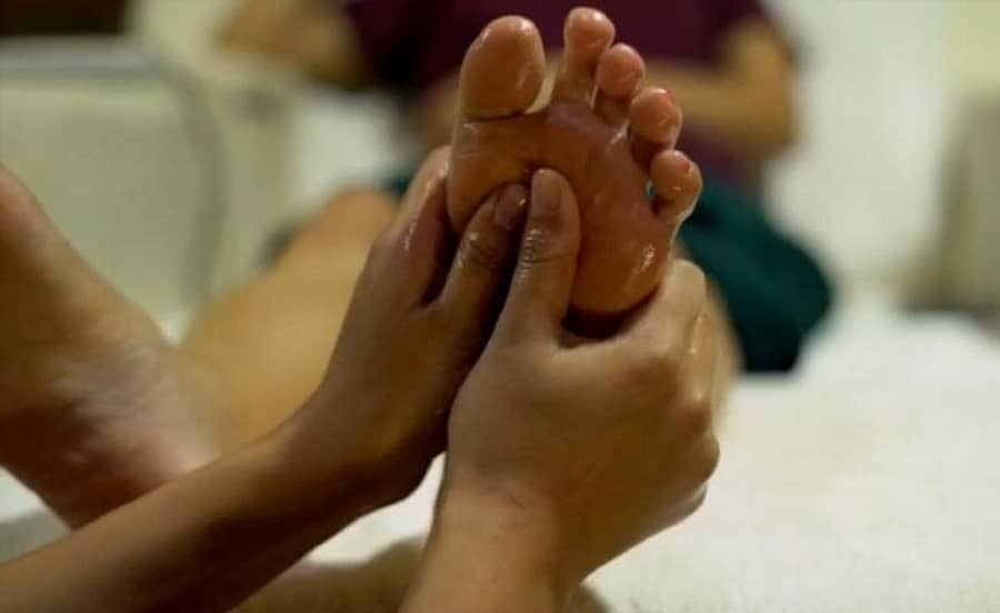 ಲೆಗ್‌ ಮಸಾಜ್‌