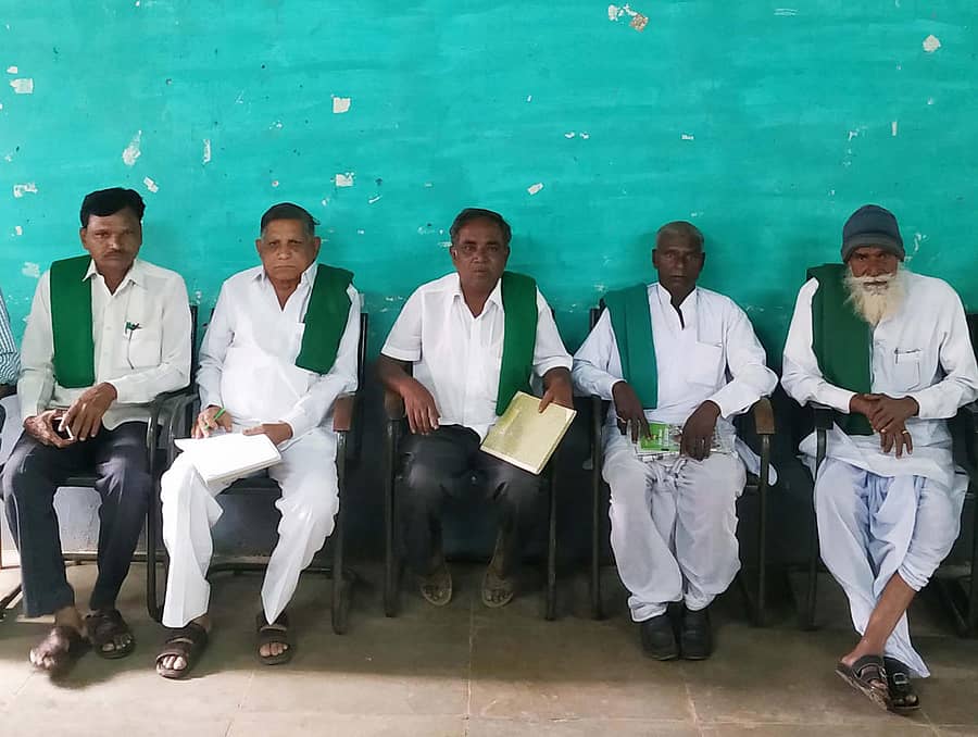 ಬೀದರ್‌ನಲ್ಲಿ ಸೋಮವಾರ ನಡೆದ ರೈತ ಸಂಘದ ಸಭೆಯಲ್ಲಿ ಸಂಘದ ಜಿಲ್ಲಾ ಘಟಕದ ಅಧ್ಯಕ್ಷ ಮಲ್ಲಿಕಾರ್ಜುನ ಸ್ವಾಮಿ ಮಾತನಾಡಿದರು