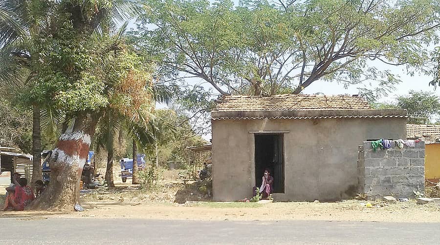 ಮುಟ್ಟಾದ ನಂತರ ಯಾದವ ಸಮುದಾಯದ ಮಹಿಳೆಯರು ಇರುವ ಚಿಕ್ಕ ಮನೆ