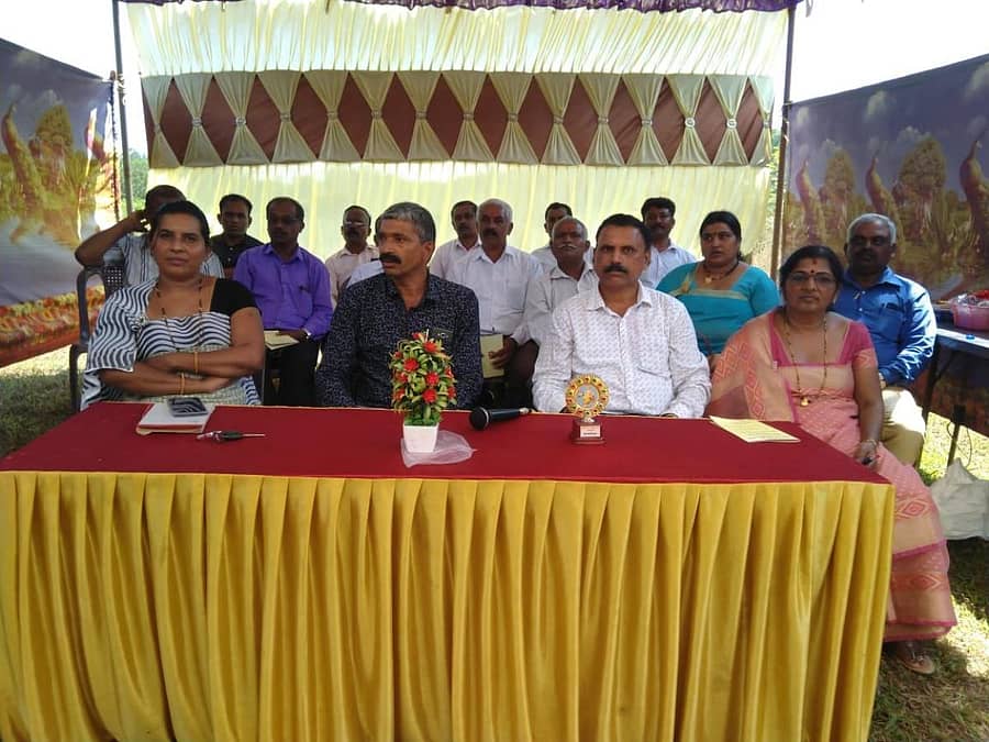 ವಿರಾಜಪೇಟೆಯ ಅರಮೇರಿಯಲ್ಲಿ ಐರಿ ಸಮಾಜದ ವಾರ್ಷಿಕ ಮಹಾಸಭೆ ಸಮಾಜದ ಅಧ್ಯಕ್ಷ ಮೇಲತ್ತಂಡ ರಮೇಶ್ ಅಧ್ಯಕ್ಷತೆಯಲ್ಲಿ ನಡೆಯಿತು