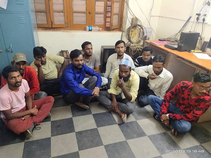 ಜಮಖಂಡಿಯಲ್ಲಿ ಜೂಜಾಟ ನಡೆಸಿದವರನ್ನು ಸೋಮವಾರ ಬಂಧಿಸಲಾಗಿದೆ.