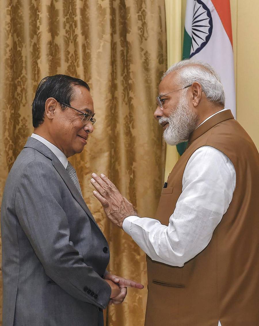 ಪ್ರಧಾನಿ ನರೇಂದ್ರ ಮೋದಿ ಜತೆ ನ್ಯಾಯಮೂರ್ತಿ ರಂಜನ್ ಗೊಗೊಯಿ