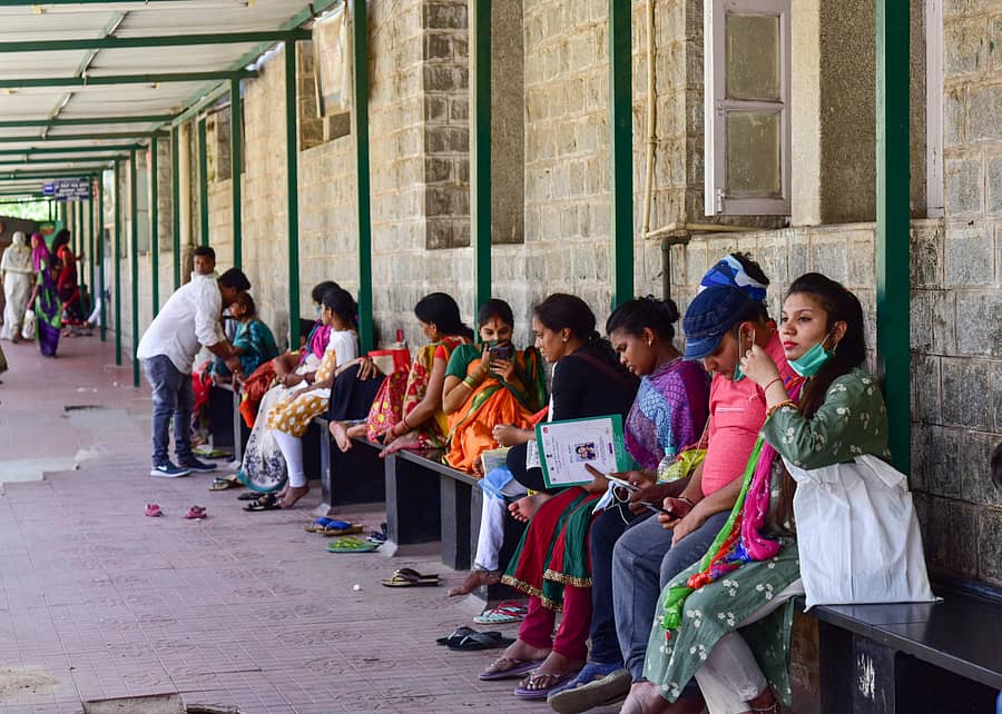 ಮಲ್ಲೇಶ್ವರದಲ್ಲಿರುವ ಕೆ.ಸಿ. ಜನರಲ್ ಆಸ್ಪತ್ರೆ - ಪ್ರಜಾವಾಣಿ ಚಿತ್ರಗಳು/ ಇರ್ಷಾದ್ ಮೊಹಮ್ಮದ್