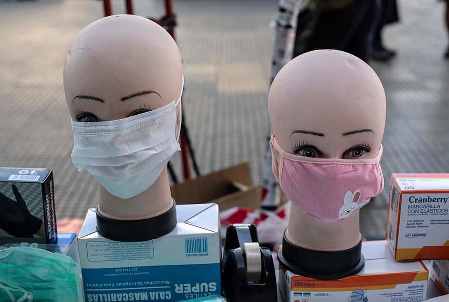 ಚಿಲಿ ದೇಶದಲ್ಲಿ ಮಾರಾಟಕ್ಕಿಟ್ಟಿರುವ ಮಾಸ್ಕ್‌ಗಳು