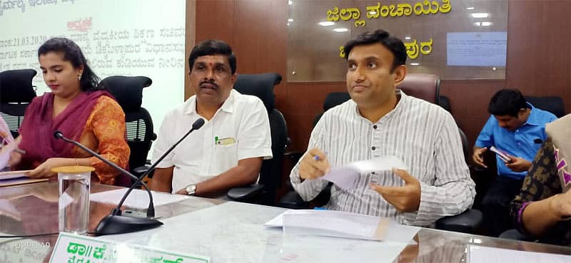 ಸಭೆಯಲ್ಲಿ ವೈದ್ಯಕೀಯ ಶಿಕ್ಷಣ ಸಚಿವ ಡಾ.ಕೆ.ಸುಧಾಕರ್ ಮಾತನಾಡಿದರು.