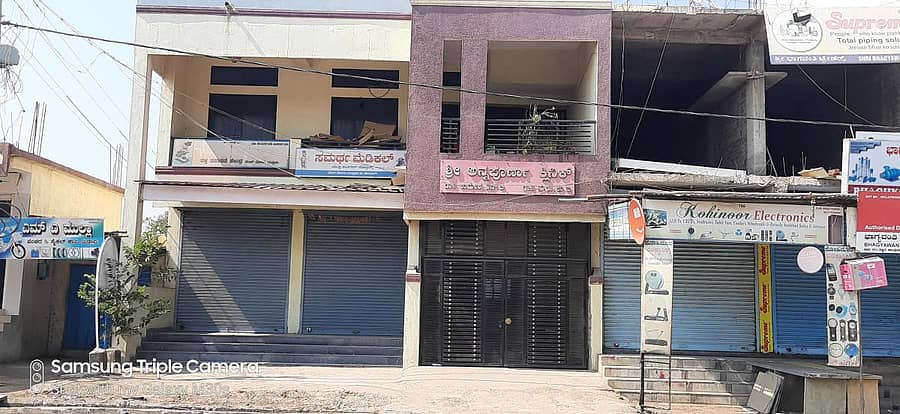 ಯಡ್ರಾಮಿಯಲ್ಲಿ ಕ್ಲಿನಿಕ್, ಔಷಧಿ ಅಂಗಡಿಗಳು ಮುಚ್ಚಿರುವುದು