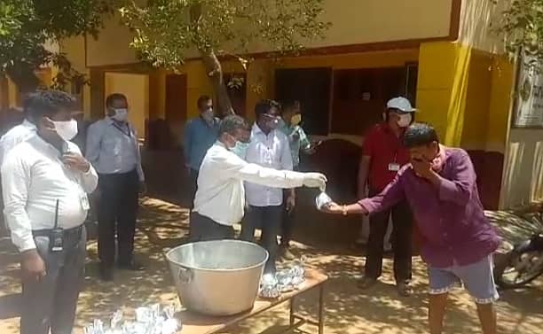 ತೊಂದರೆಗೆ ಸಿಲುಕಿರುವ ನಿರ್ಗತಿಕರಿಗೆ ಸುತ್ತೂರು ಮಠದಿಂದ ದಾಸೋಹ ವ್ಯವಸ್ಥೆ 