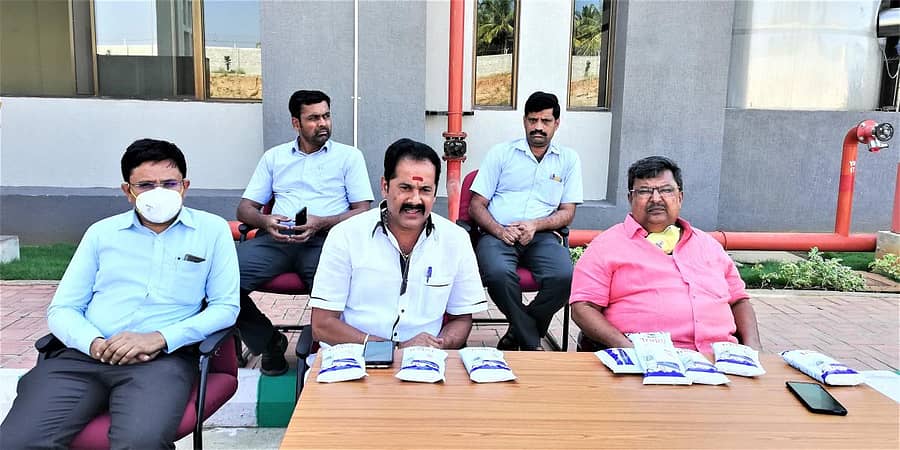 ಬಮೂಲ್ನಿಂದ ಹೊಸದಾಗಿ ತಯಾರು ಮಾಡಿರುವ ‘ತೃಪ್ತಿ’ ನಂದಿನಿ ಹಾಲಿನ ಪ್ಯಾಕೇಟ್ ಬಿಡುಗಡೆ ಮಾಡಲಾಯಿತು