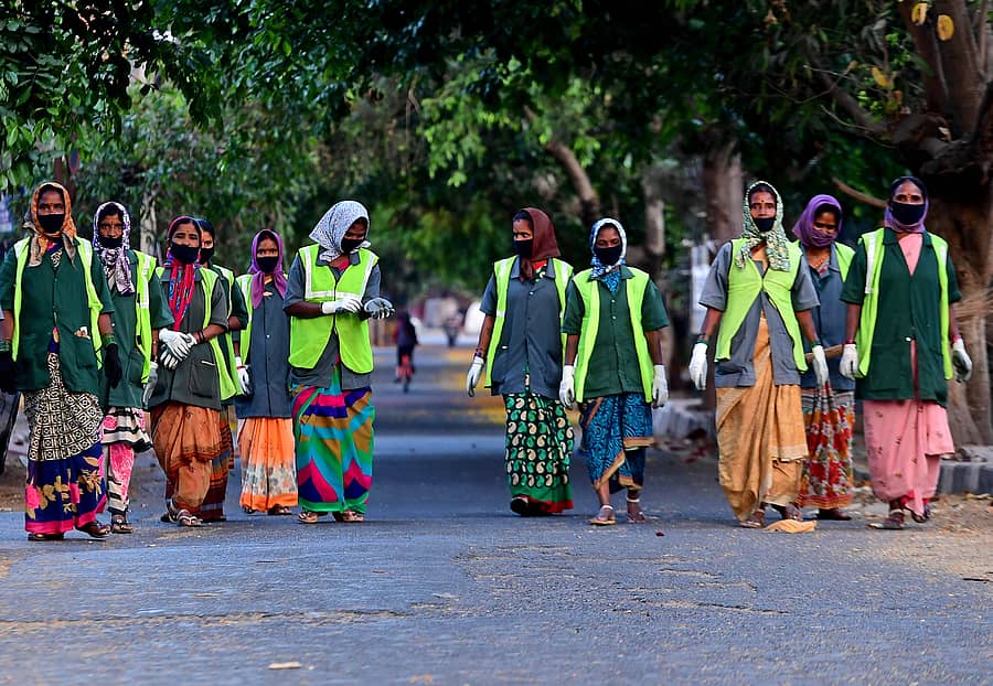 ಪೌರ ಕಾರ್ಮಿಕ ಮಹಿಳೆಯರು