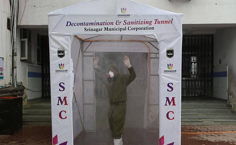 ರೋಗ ನಿರೋಧಕಗಳ ಸಿಂಪಡಣೆ