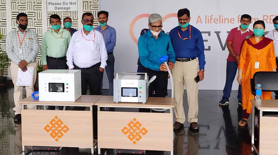 ರೇವಾ ವಿವಿ ಕುಲಾಧಿಪತಿ ಡಾ.ಪಿ.ಶ್ಯಾಮರಾಜು ವೆಂಟಿಲೇಟರ್ ಕುರಿತು ಮಾಹಿತಿ ನೀಡಿದರು