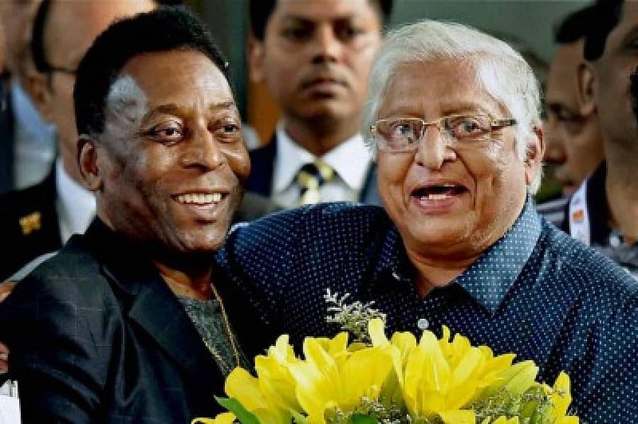 ಕೋಲ್ಕತ್ತಕ್ಕೆ ಫುಟ್ಬಾಲ್ ದಿಗ್ಗಜ ಪೆಲೆ ಅವರು ಬಂದಾಗ ಚುನಿ ಗೋಸ್ವಾಮಿ ಶುಭ ಕೋರಿದ್ದರು