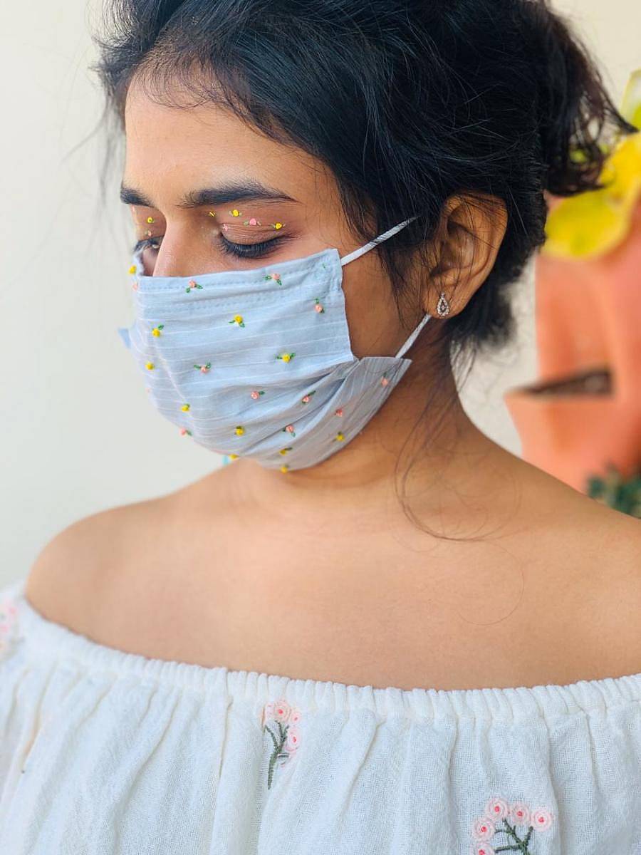 ಮಾಸ್ಕ್‌ನೊಂದಿಗೆ ಸುವಿಧ