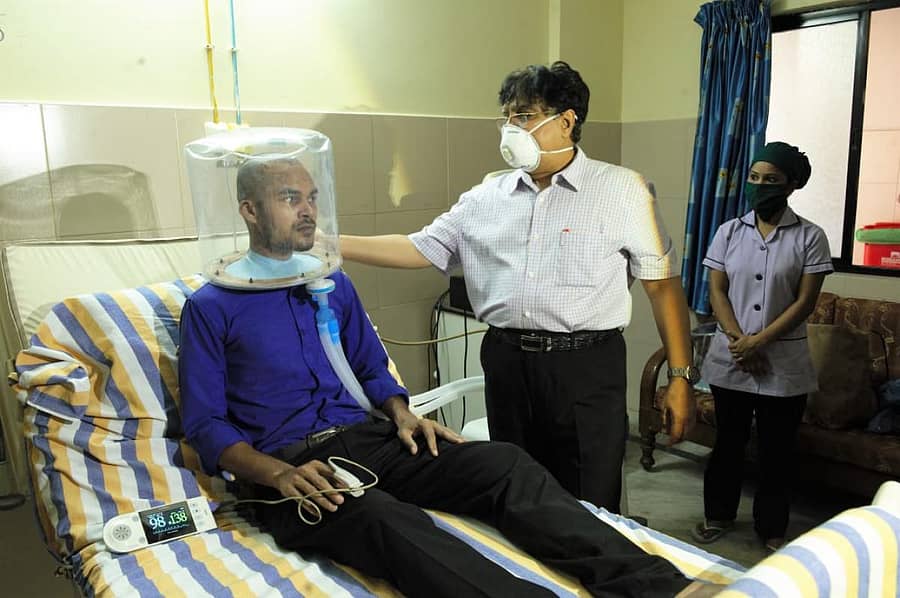 ಕೋವಿಡ್–19 ರೋಗಿಗಳಿಗಾಗಿ ತಯಾರಿಸಿದ ಬಬಲ್ ಆಕ್ಸಿಜನ್ ಹೆಲ್ಮೆಟ್ ಕುರಿತ ಮಾಹಿತಿಯನ್ನು ಮಂಗಳಾ ಆಸ್ಪತ್ರೆ ವೈದ್ಯಕೀಯ ನಿರ್ದೇಶಕ ಡಾ.ಗಣಪತಿ ಪಿ ನೀಡಿದರು.