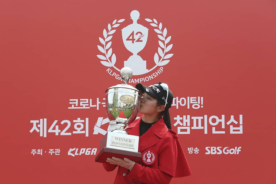 ಪ್ರಶಸ್ತಿಗೆ ಮುತ್ತಿಕ್ಕಿದ ಪಾರ್ಕ್ ಹ್ಯೂನ್ ಕ್ಯುಂಗ್ -ಪಿಟಿಐ ಚಿತ್ರ