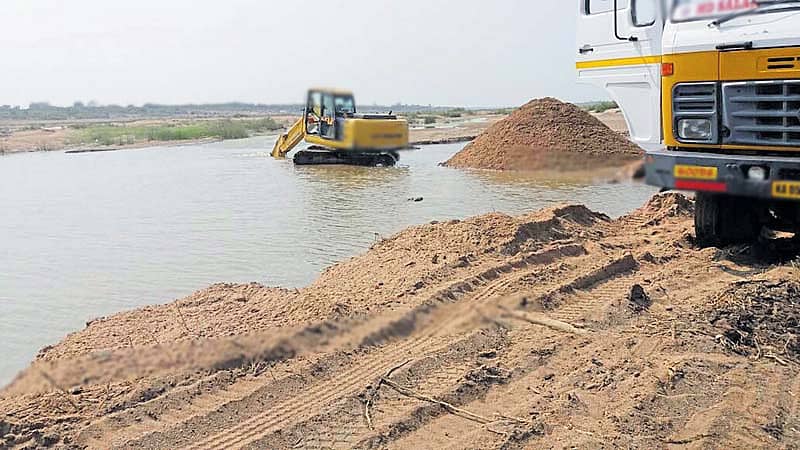 ನದಿಯಲ್ಲಿ ಮರಳುಗಾರಿಕೆ–ಸಾಂದರ್ಭಿಕ ಚಿತ್ರ