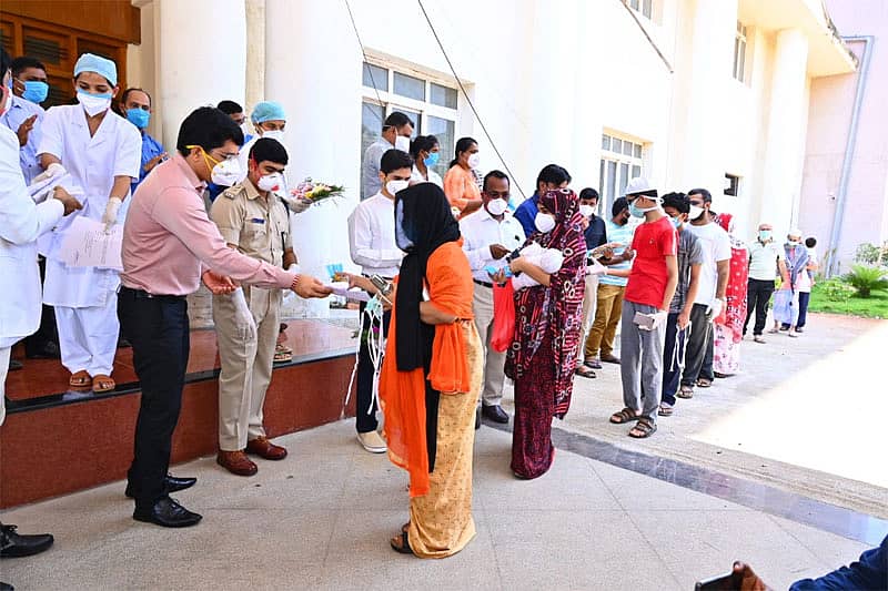 ಕಾರವಾರದಲ್ಲಿ 20 ಮಂದಿ ಕೊರೊನಾದಿಂದ ಗುಣಮುಖ ಆಸ್ಪತ್ರೆಯಿಂದ ಬಿಡುಗಡೆ