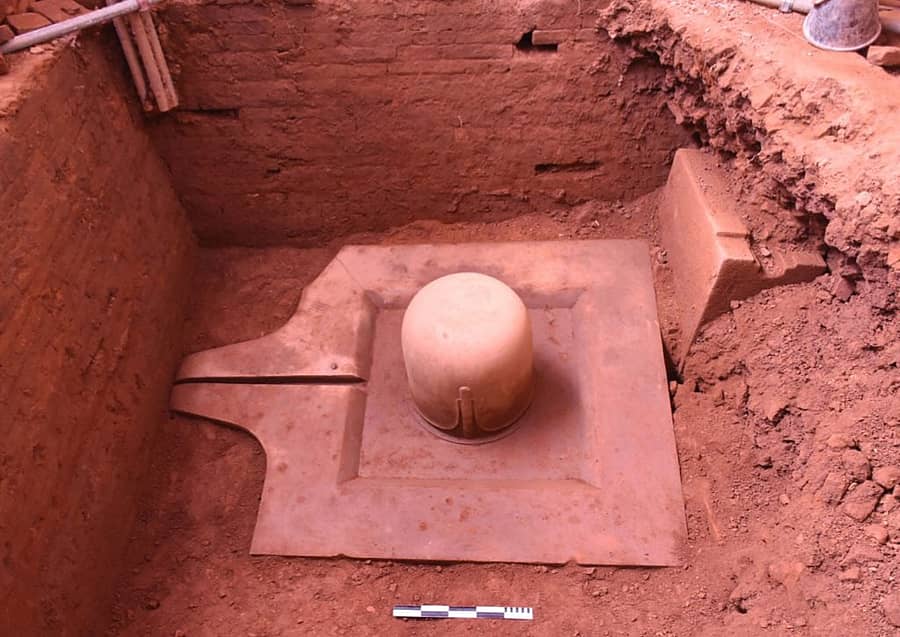 ವಿಯೆಟ್ನಾಂನ ಕ್ವಾಂಗ್ ನಾಮ್ ಪ್ರಾಂತ್ಯದ ಮೈ ಸನ್ನಲ್ಲಿರುವ ಚಾಮ್ ದೇಗುಲಗಳ ಸಂಕೀರ್ಣದಲ್ಲಿ ಪತ್ತೆಯಾಗಿರುವ 9ನೇ ಶತಮಾನದ ಶಿವಲಿಂಗ