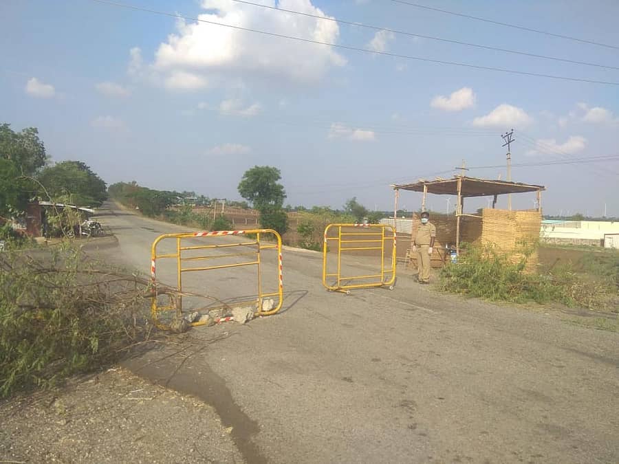 ಗುರುಮಠಕಲ್ ತೆಲಂಗಾಣ ಗಡಿಯಲ್ಲಿರುವ ಇಟಕಾಲ ಚೆಕ್ ಪೋಸ್ಟ್