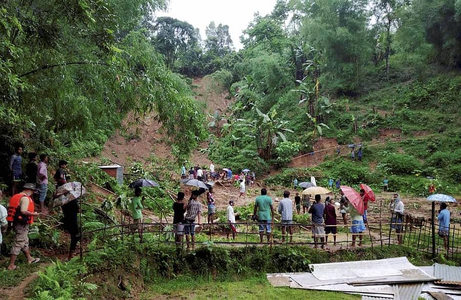 ಕರಿಮಗಂಜ್ ಜಿಲ್ಲೆಯ ಕರಿಮಪುರದಲ್ಲಿ ಸಂಭವಿಸಿದ ಭೂಕುಸಿತ –ಪಿಟಿಐ ಚಿತ್ರ