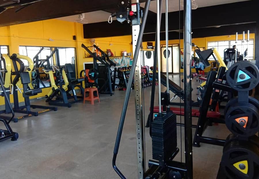 ದೂಳು ತಿನ್ನುತ್ತಿರುವ ಜಿಮ್ ಸಾಮಗ್ರಿಗಳು