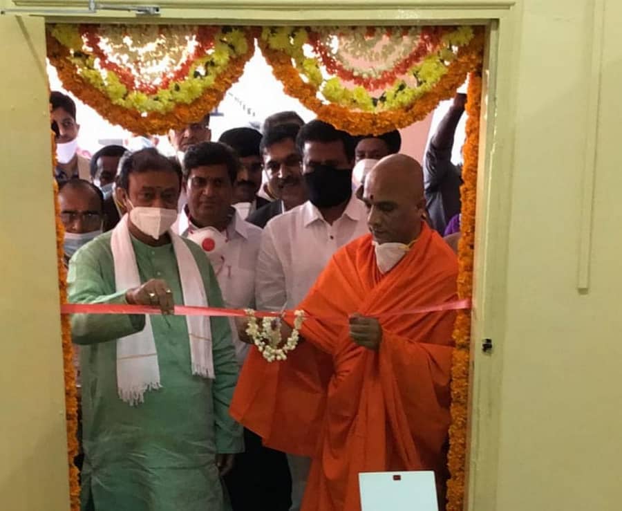 ಆದಿಚುಂಚನಗಿರಿ ವೈದ್ಯಕೀಯ ಕಾಲೇಜಿನಲ್ಲಿ ರೂಪಿಸಿರುವ ಕೋವಿಡ್ ಪರೀಕ್ಷಾ ಪ್ರಯೋಗಾಲಕ್ಕೆ ಡಾ.ನಿರ್ಮಲಾನಂದನಾಥ ಸ್ವಾಮೀಜಿ ಚಾಲನೆ ನೀಡಿದರು