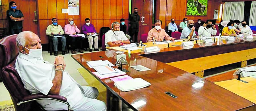 ನಗರಾಭಿವೃದ್ಧಿ ಇಲಾಖೆಯ ಪ್ರಗತಿ ಪರಿಶೀಲನೆ ಸಭೆಯಲ್ಲಿ ಮುಖ್ಯಮಂತ್ರಿ ಬಿ.ಎಸ್.ಯಡಿಯೂರಪ್ಪ ಸಚಿವರಾದ ಬೈರತಿ ಬಸವರಾಜ್, ನಾರಾಯಣಗೌಡ ಇದ್ದರು