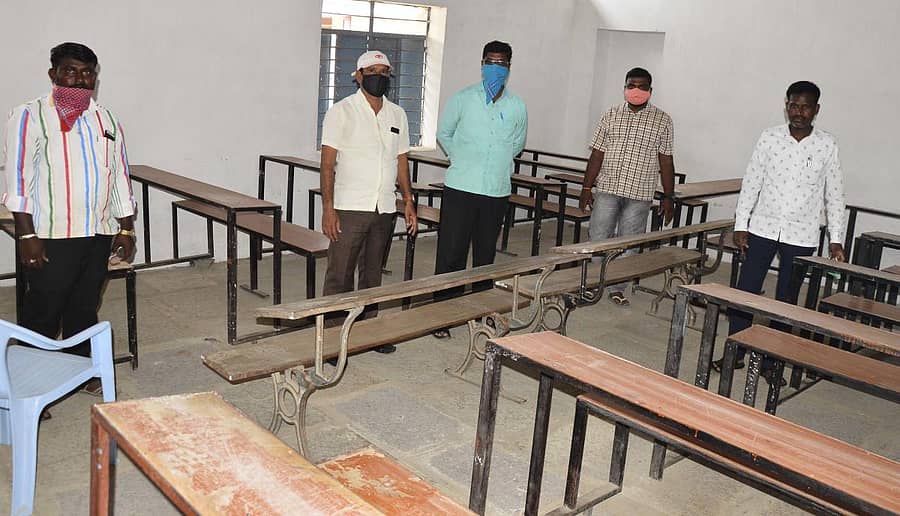 ಯಾದಗಿರಿಯ ಜವಾಹರ ಪದವಿ ಪೂರ್ವ ಕಾಲೇಜಿನಲ್ಲಿ ಪರೀಕ್ಷೆಗೆ ಸಿದ್ಧತೆ ಮಾಡಲಾಗಿದೆ