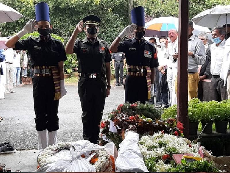 ವೃತ್ತ ಲೆಫ್ಟಿನೆಂಟ್ ಜನರಲ್ ಕೋದಂಡ ಎನ್.ಸೋಮಣ್ಣ ಅವರ ಅಂತ್ಯಕ್ರಿಯೆ ಸೇನಾ ಗೌರವದೊಂದಿಗೆ ನೆರವೇರಿತು.