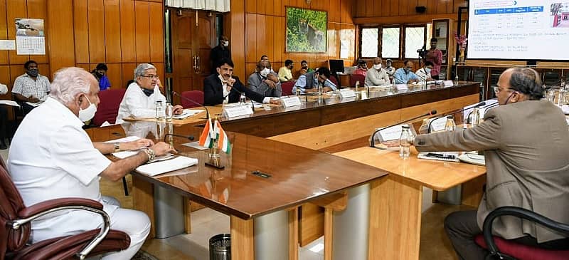 ಮುಖ್ಯಮಂತ್ರಿ ಬಿ.ಎಸ್. ಯಡಿಯೂರಪ್ಪ ಅವರು ಸಮಾಜ ಕಲ್ಯಾಣ ಇಲಾಖೆಯ ಪ್ರಗತಿ ಪರಿಶೀಲನೆ​ ನಡೆಸಿದರು.