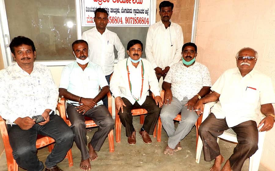 ವಿಜಯಪುರದಲ್ಲಿ, ಕಾಂಗ್ರೆಸ್ ಹಿಂದುಳಿದ ವರ್ಗಗಳ ಘಟಕದ ಮುಖಂಡರು ಪತ್ರಿಕಾಗೋಷ್ಟಿಯಲ್ಲಿ ಮಾತನಾಡಿದರು