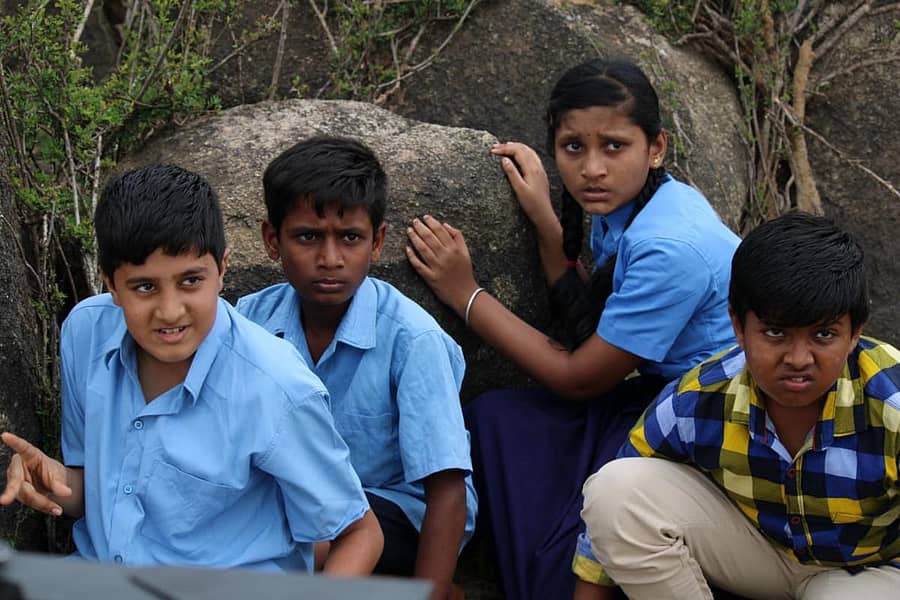 ಪ್ರಚಂಡ ಪುಟಾಣಿಗಳ ಚಿತ್ರದ ದೃಶ್ಯ