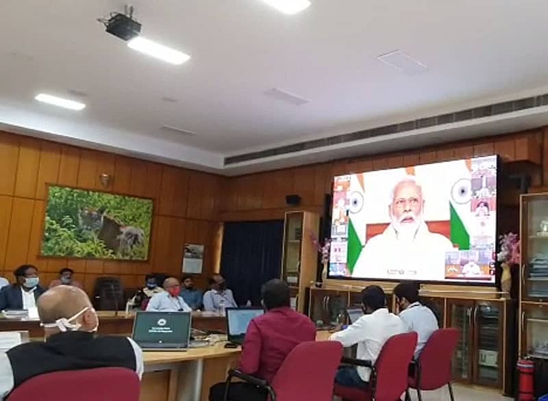 ವಿಡಿಯೊ ಸಂವಾದದಲ್ಲಿ ಯಡಿಯೂರಪ್ಪ ಮತ್ತು ಇತರ ಸಚಿವರು