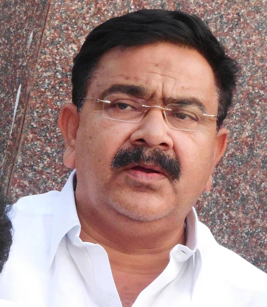 ಸುನೀಲ ವಲ್ಲ್ಯಾಪುರ 