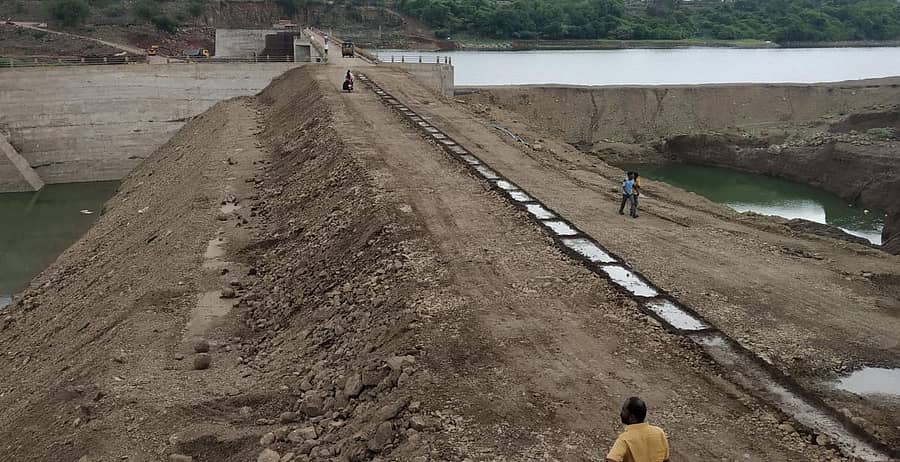 ಅಫಜಲಪುರ ತಾಲ್ಲೂಕಿನ ಚಿನ್ಮಳ್ಳಿ – ಕಲ್ಲೂರ ಬ್ಯಾರೇಜ್ ಕಂ ಬ್ರೀಜ್ ದುರಸ್ತಿಯಾಗಿದ್ದು, ಸಂಚಾರ ಆರಂಭವಾಗಿದೆ