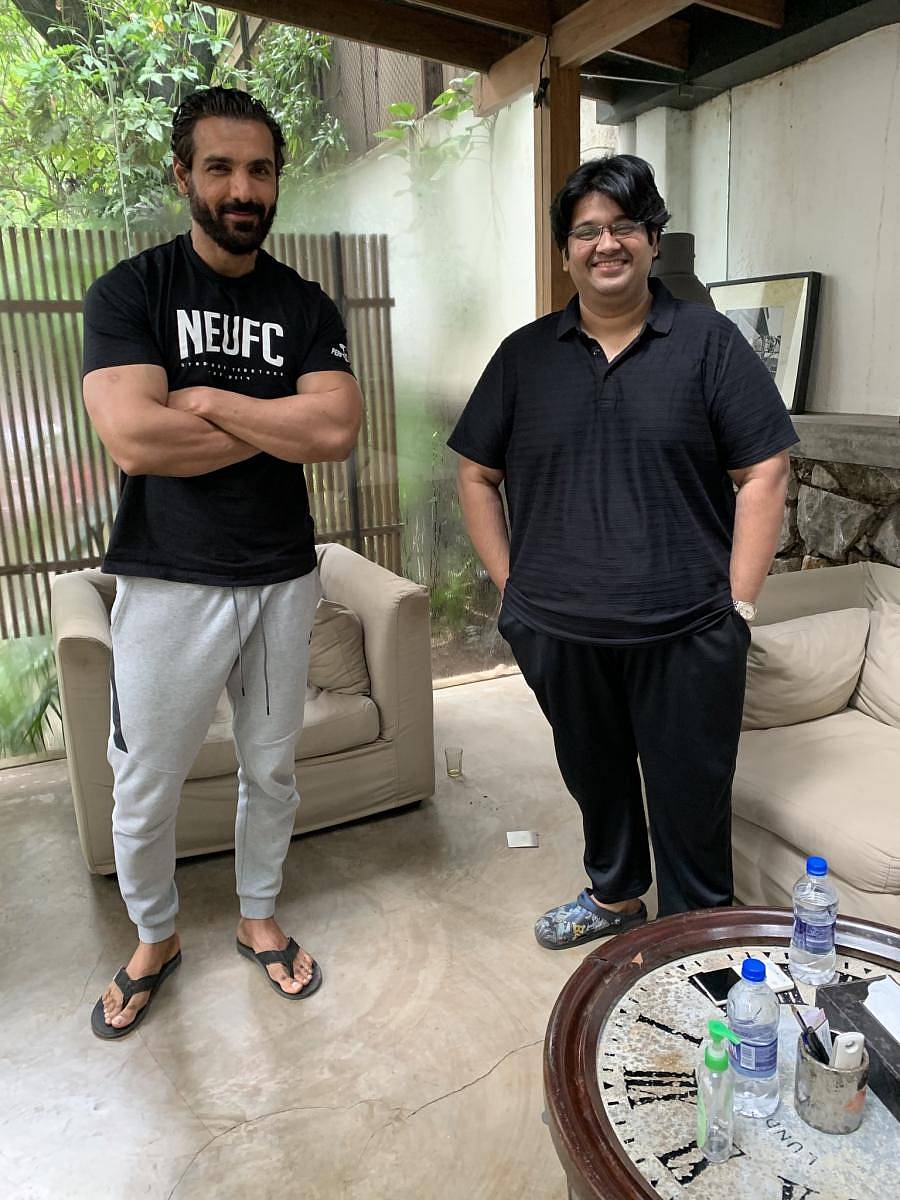 ಜಾನ್ ಅಬ್ರಹಾಂ, ಮಿಲಾಪ್