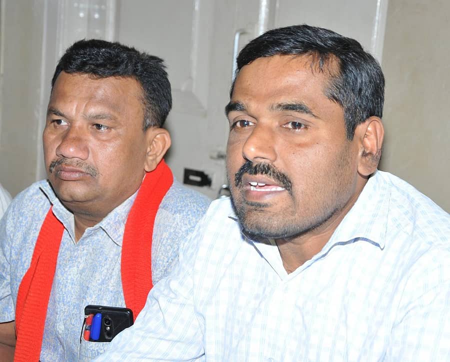 ಗಿರೀಶ್, ಸೈಯದ್ ಮುಜೀಬ್