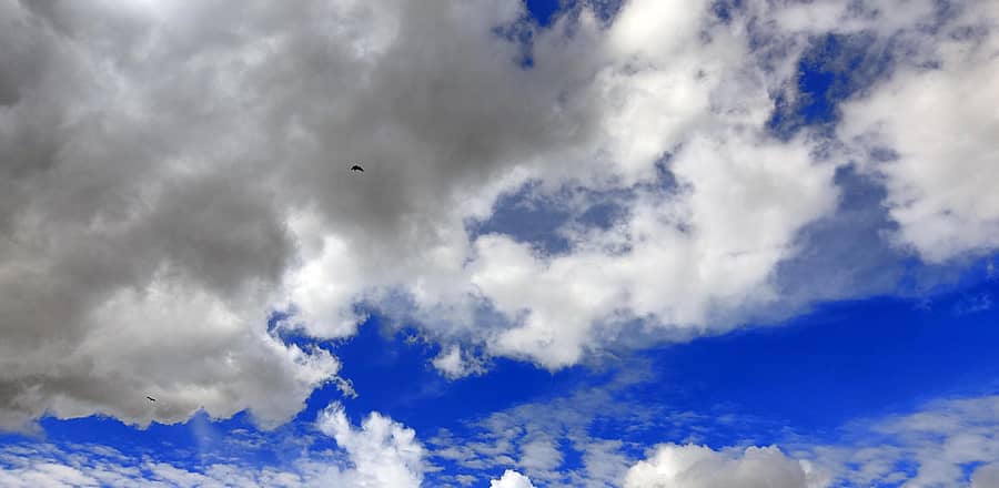 ಯಳಂದೂರಿನ ಆಗಸದಲ್ಲಿ ಕಂಡ ಮೋಡಗಳ ಸಾಲು