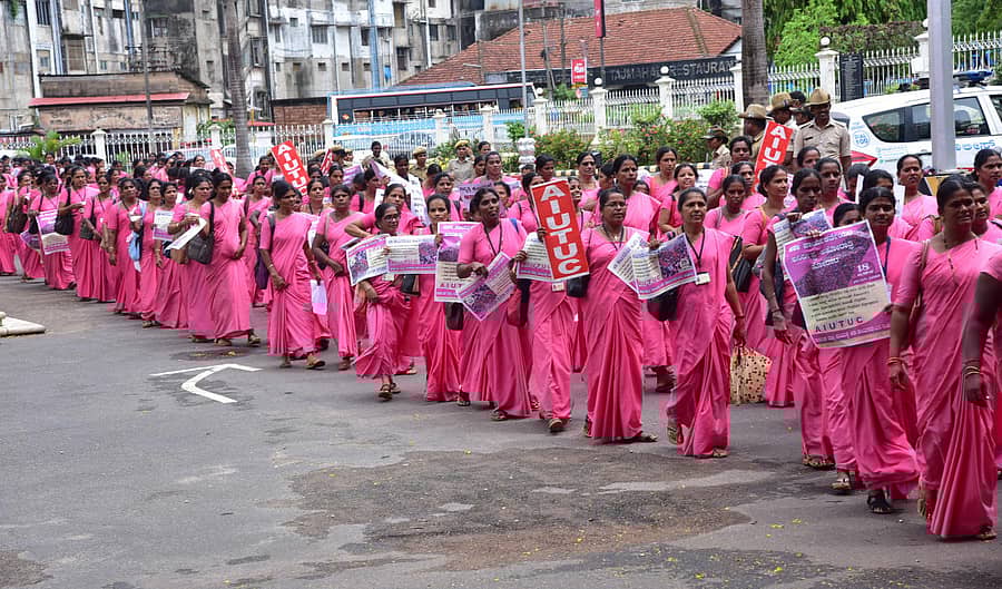 ಪ್ರತಿಭಟನೆಯೊಂದರಲ್ಲಿ ಭಾಗವಹಿಸಿದ್ದ ಆಶಾ ಕಾರ್ಯಕರ್ತರ ಪ್ರಾತಿನಿಧಿಕ ಚಿತ್ರ