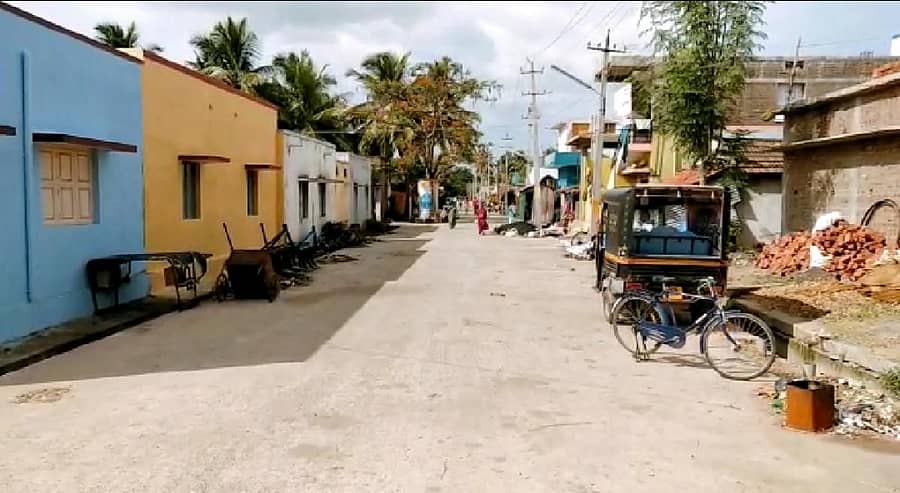 ಮುಳ್ಳೂರು ಗ್ರಾಮದಲ್ಲಿ ಜನರು ಸ್ವಯಂ ಲಾಕ್‌ಡೌನ್‌ ಹೇರಿಕೊಂಡಿರುವುದು
