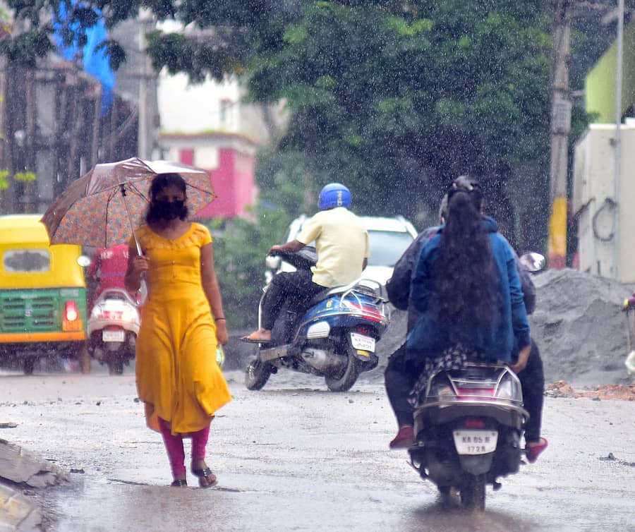 ಮಳೆಯೊಂದರ ಸನ್ನಿವೇಶ (ಪ್ರಾತಿನಿಧಿಕ ಚಿತ್ರ)