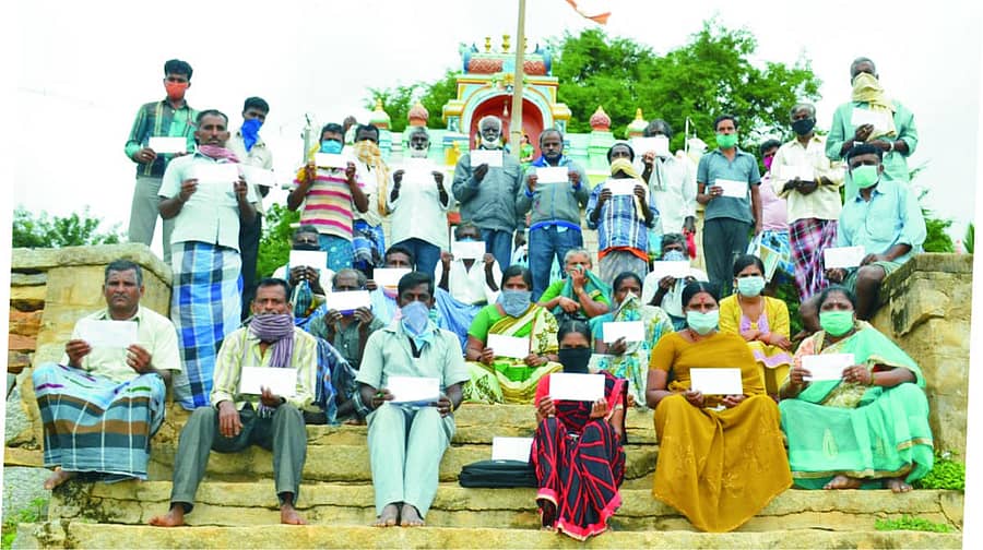 ಪತ್ರ ಚಳವಳಿಯಲ್ಲಿ ಪಾಲ್ಗೊಂಡಿದ್ದ ಕಾರ್ಮಿಕರ ಸಂಘದ ಪದಾಧಿಕಾರಿಗಳು